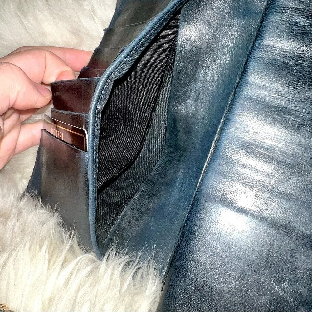 CHANEL Black‎ Wallet with Chain - Picture 15 of 16